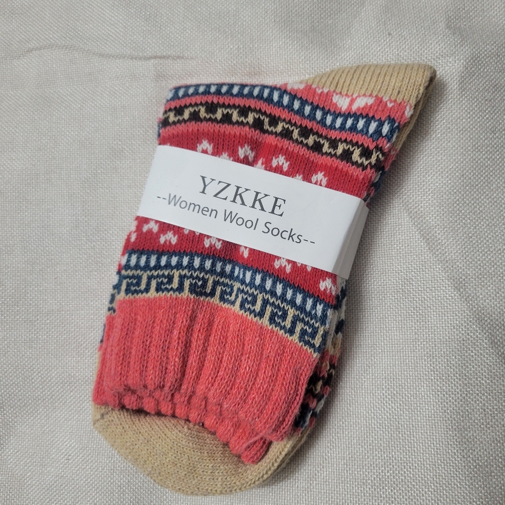 NEW Winter Soft Warm Thick Knit Wool Crew Socks Multicolor, 1 pair